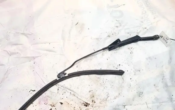 Audi A4 S4 B5 8D Front wiper blade arm