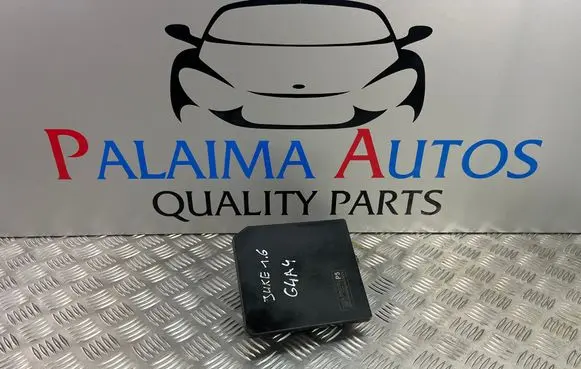 Nissan Juke I F15 Fuse module 284B71TT2A