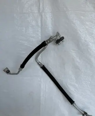 Opel Mokka Air conditioning (A/C) pipe/hose 95131829