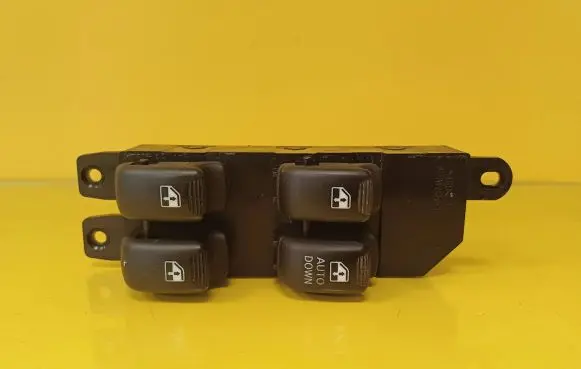Hyundai Santa Fe Electric window control switch 9357026500 621W03990