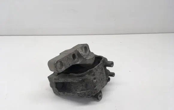 Volkswagen PASSAT CC Engine mount bracket 1K0199262CE