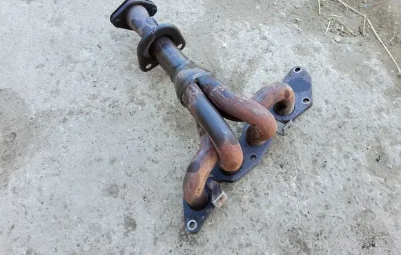 Ford Mondeo Mk III Exhaust manifold