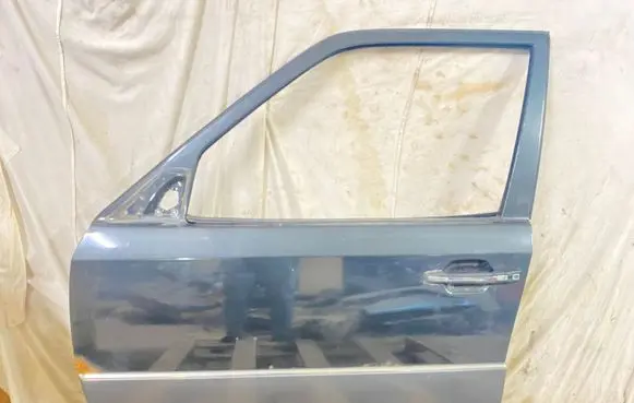Mercedes-Benz E W124 Front door BLUEBLACKMETALLICPAINT199U