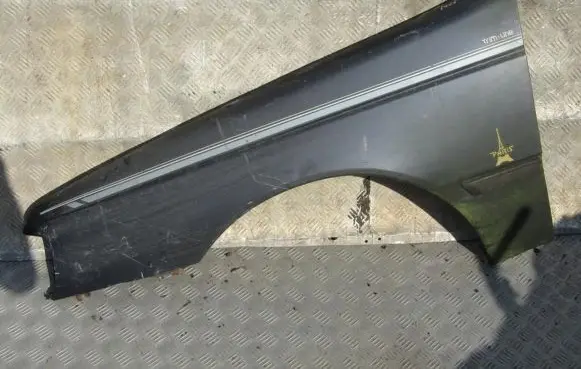 Peugeot 405 Fender