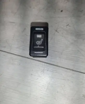 Nissan Primera Seat heating switch 261247