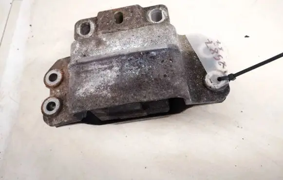 Volkswagen Golf V Engine mount bracket 1k0199555