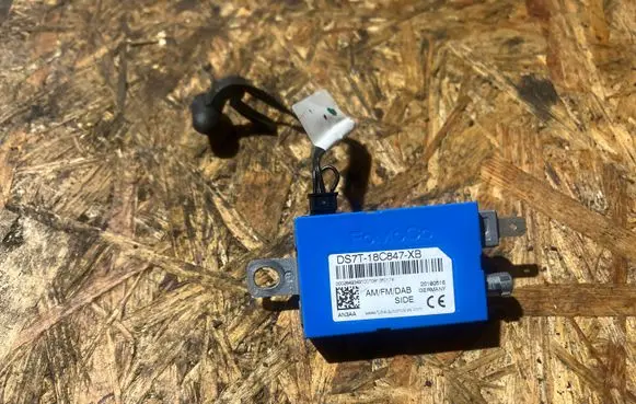 Ford Mondeo MK V Aerial antenna amplifier DS7T18C847XB