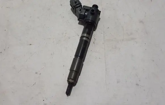 Volvo S90, V90 Fuel injector 31452113