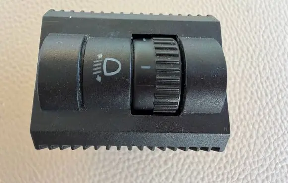 Volkswagen Polo IV 9N3 Headlight level height control switch 6Q0941333B