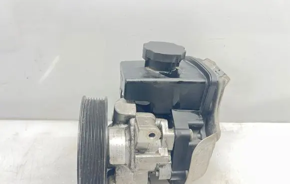 Mercedes-Benz C W204 Power steering pump A0034664301