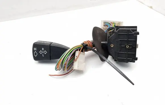 BMW 3 E36 Indicator stalk 8360909