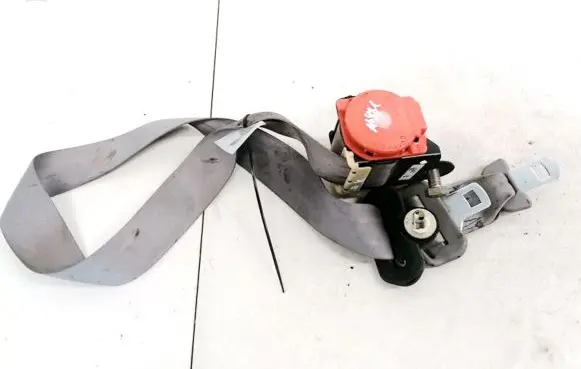 Mazda Premacy Middle seatbelt (rear) T89244T