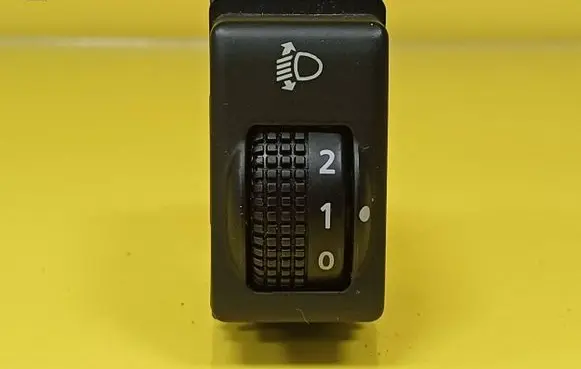 Nissan Micra Headlight level height control switch