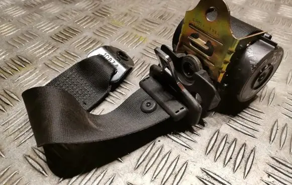 Mini One - Cooper R50 - 53 Rear seatbelt 7055962