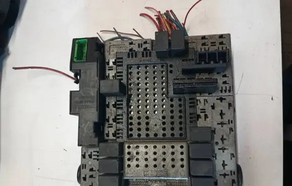Volvo XC90 Fuse module 08695035