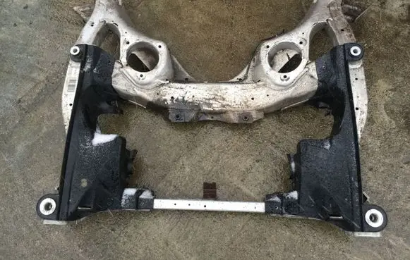 BMW 5 F10 F11 Front subframe 6796692