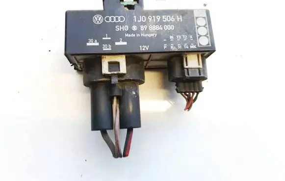 Coolant fan relay