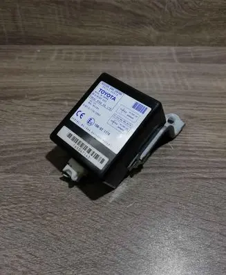 Toyota Corolla Verso AR10 Door control unit/module 897410F010 61B168000