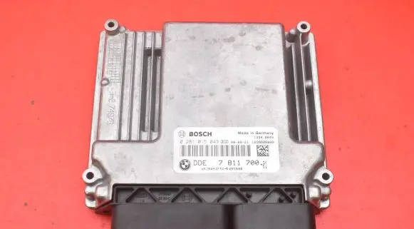 BMW 5 E60 E61 Engine control unit/module ECU 7811700-01