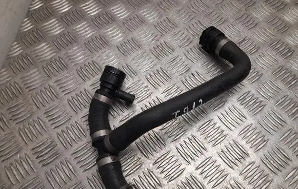 Mercedes-Benz Vito Viano W447 Engine coolant pipe/hose A4475016701