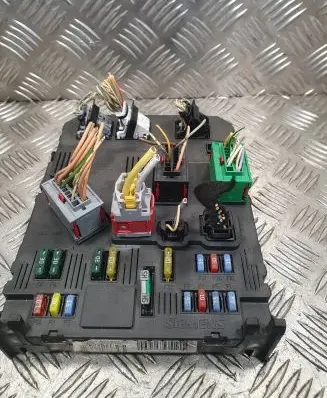 Peugeot 407 BSM Control unit S120104600L BSIS0300