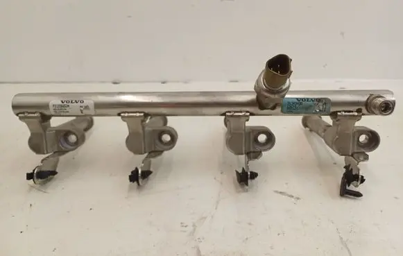 Volvo XC60 Fuel main line pipe P31336652