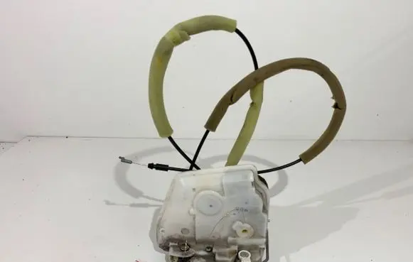 Mazda 2 Front door lock