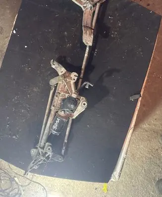 Mitsubishi Grandis Front wiper linkage and motor