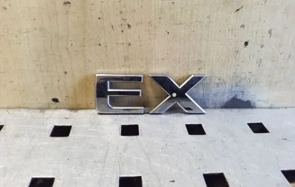 KIA Sorento Manufacturers badge/model letters 