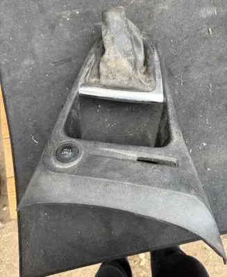 Renault Captur Gear shifter surround trim plastic 00230572