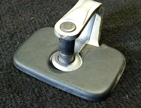 Saab 9-3 Ver1 Front door lock loop/hook striker 2795132