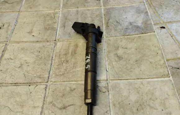 Mercedes-Benz S W221 Fuel injector A6420701387 070728