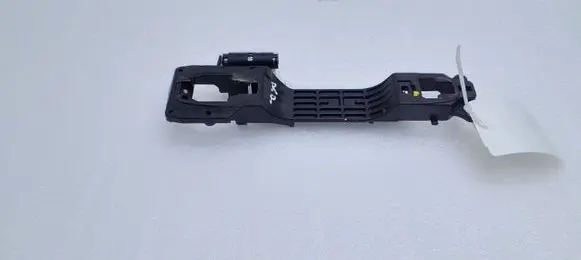 Suzuki SX4 S-Cross Front door exterior handle/bracket 
