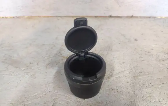 Ashtray (front)