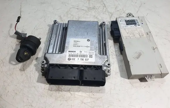 BMW 5 E60 E61 Engine ECU kit and lock set 7796637 0281012091 1039S07463
