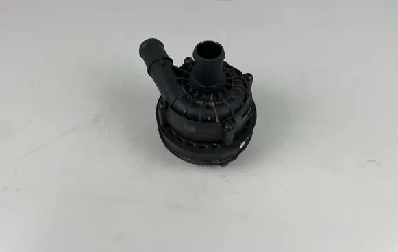Volkswagen PASSAT B9 Electric auxiliary coolant/water pump 3WA965567