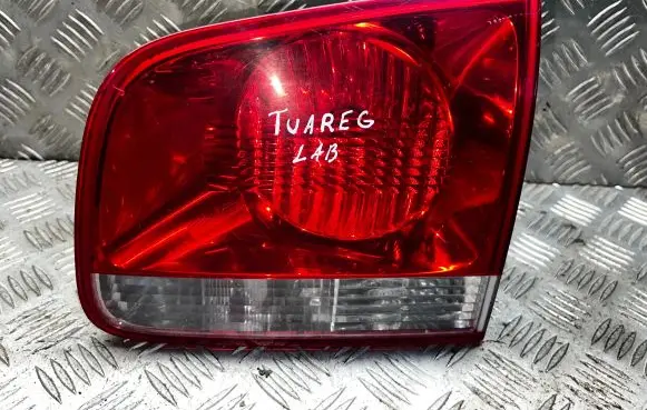Volkswagen Touareg I Tailgate rear/tail lights 7L6945094H