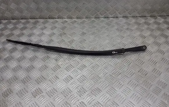 Alfa Romeo 147 Front wiper blade arm