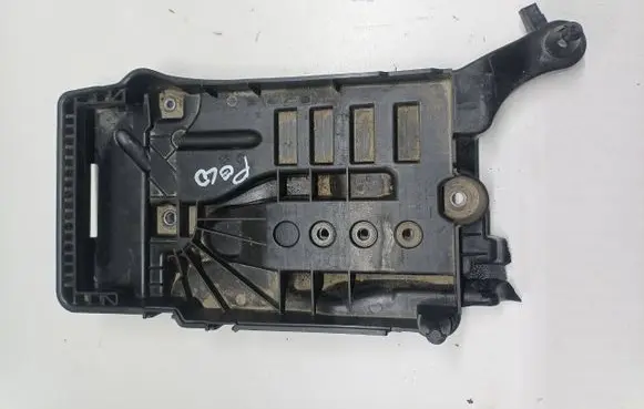 Volkswagen Polo VI Battery tray 2Q0915331