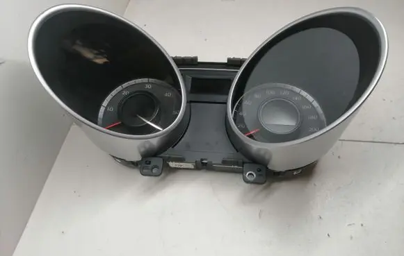 Hyundai ix35 Speedometer (instrument cluster) 940092Y760 140926