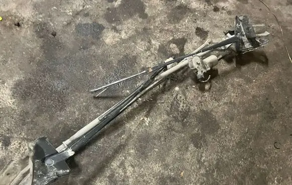 Opel Zafira B Front wiper linkage 404976