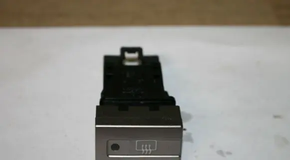 Nissan X-Trail T30 Windscreen/window heater switch