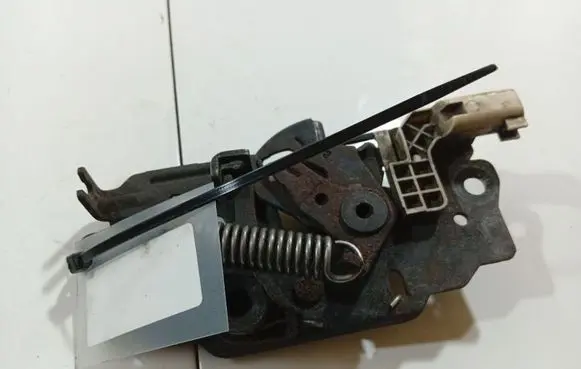 Engine bonnet/hood lock/catch