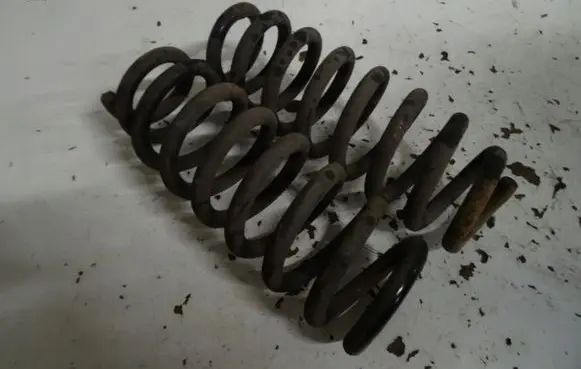 Suzuki Grand Vitara II Rear coil spring SPREZYNYVITARA