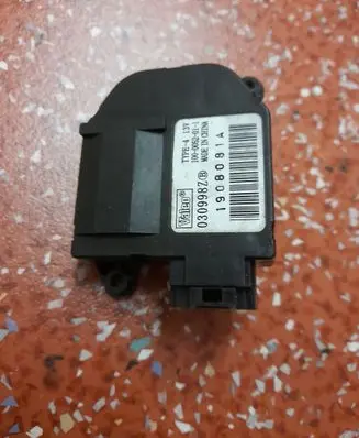 Citroen Berlingo Intake manifold valve actuator/motor 1000052011