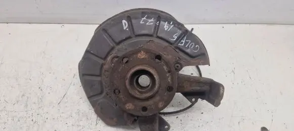 Volkswagen Golf V Front wheel hub