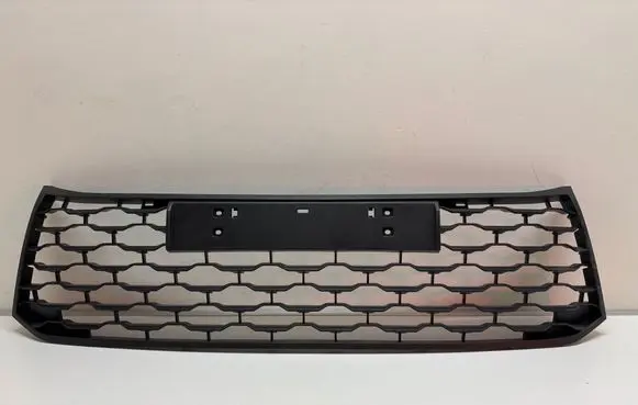 Mitsubishi Montero Front bumper 6402A373