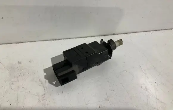 Mercedes-Benz E W211 Brake pedal sensor switch 0015454009