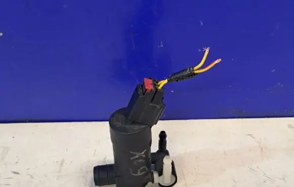 Volvo V70 Windscreen/windshield washer pump 1S7117K624FE
