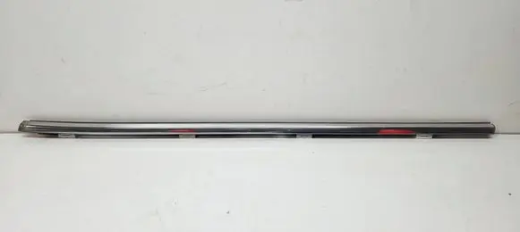 Hyundai Tucson TL Front door glass trim molding 82210D3011